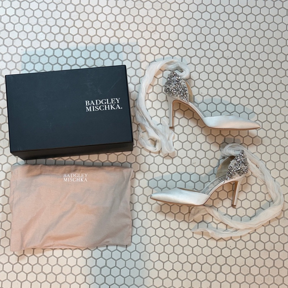 Baffled Mischka White Satin Heels